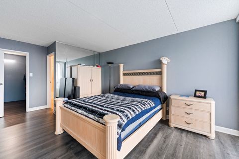 Tiny photo for 2005 S Finley Road #1102, Lombard, IL 60148 (MLS # 12480881)