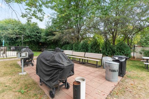 Tiny photo for 2005 S Finley Road #1102, Lombard, IL 60148 (MLS # 12480881)