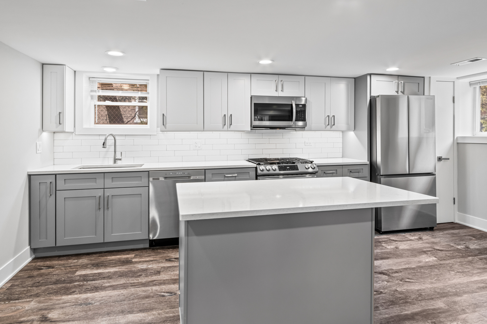 2144 W Shakespeare Avenue GDN