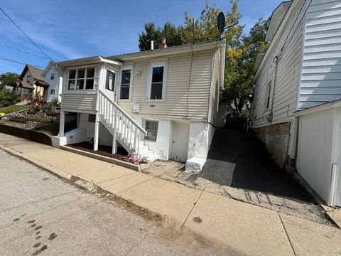Tiny photo for 661 wellington Ave, Elgin, IL 60120 (MLS # 12468194)