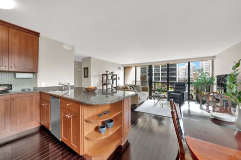 Tiny photo for 1540 N La Salle Drive #501, Chicago, IL 60610 (MLS # 12480546)