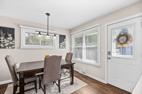 Tiny photo for 723 Inverness Road, Lisle, IL 60532 (MLS # 12496438)