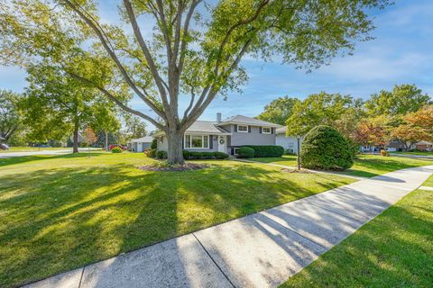 Tiny photo for 723 Inverness Road, Lisle, IL 60532 (MLS # 12496438)