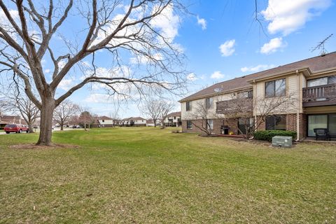 Tiny photo for 854 E Carriage Lane #8, Palatine, IL 60074 (MLS # 12603203)