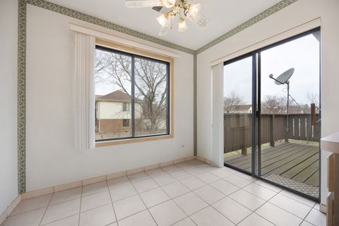 Tiny photo for 854 E Carriage Lane #8, Palatine, IL 60074 (MLS # 12603203)