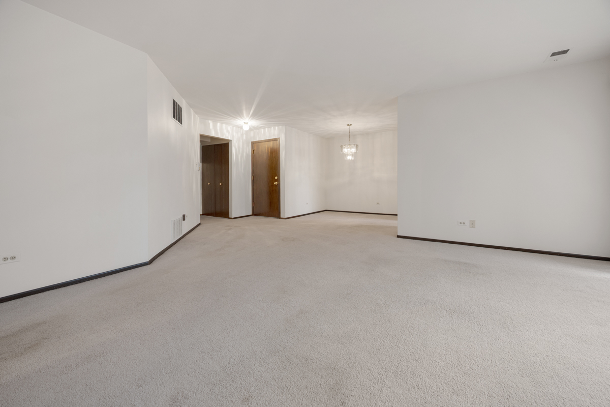 854 E Carriage Lane 8