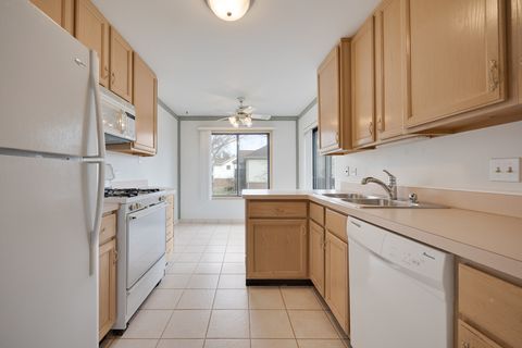 Tiny photo for 854 E Carriage Lane #8, Palatine, IL 60074 (MLS # 12603203)