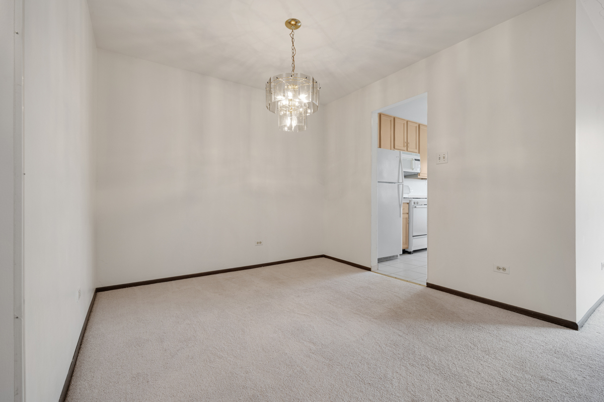 854 E Carriage Lane 8