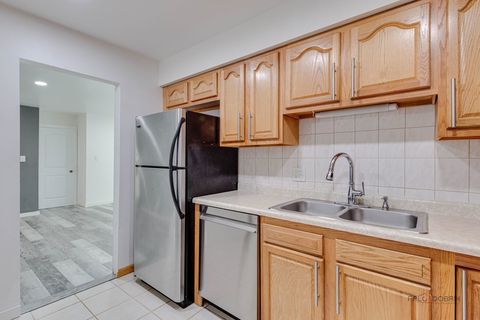 Tiny photo for 3300 N Carriageway Drive #317, Arlington Heights, IL 60004 (MLS # 12532035)