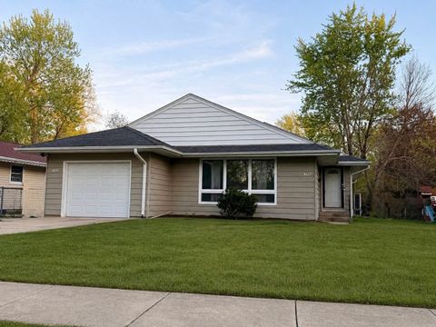 Photo of 4619 Cleveland Avenue, Rockford, IL 61108 (MLS # 12633834)
