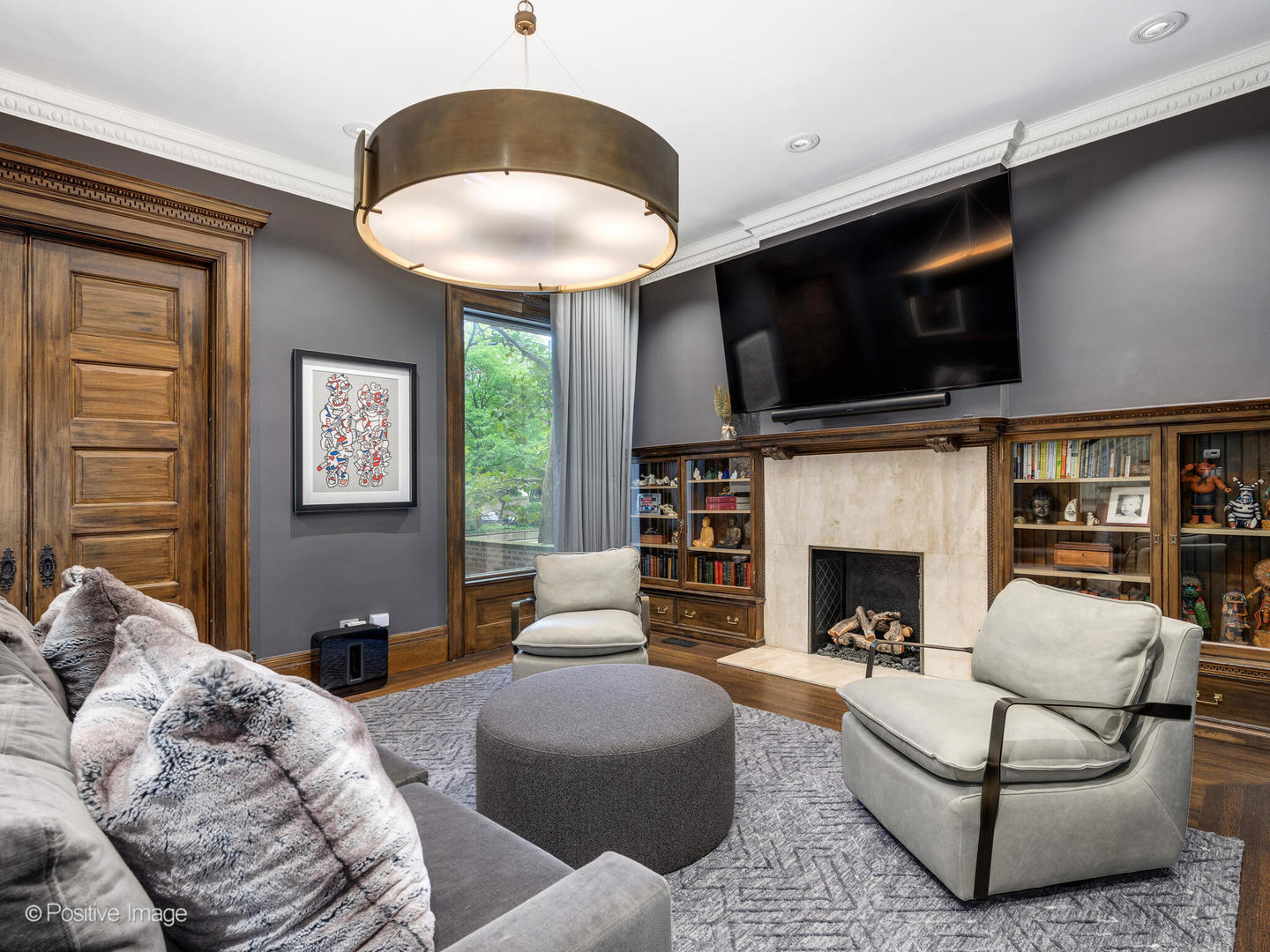 1352 N LaSalle Drive
