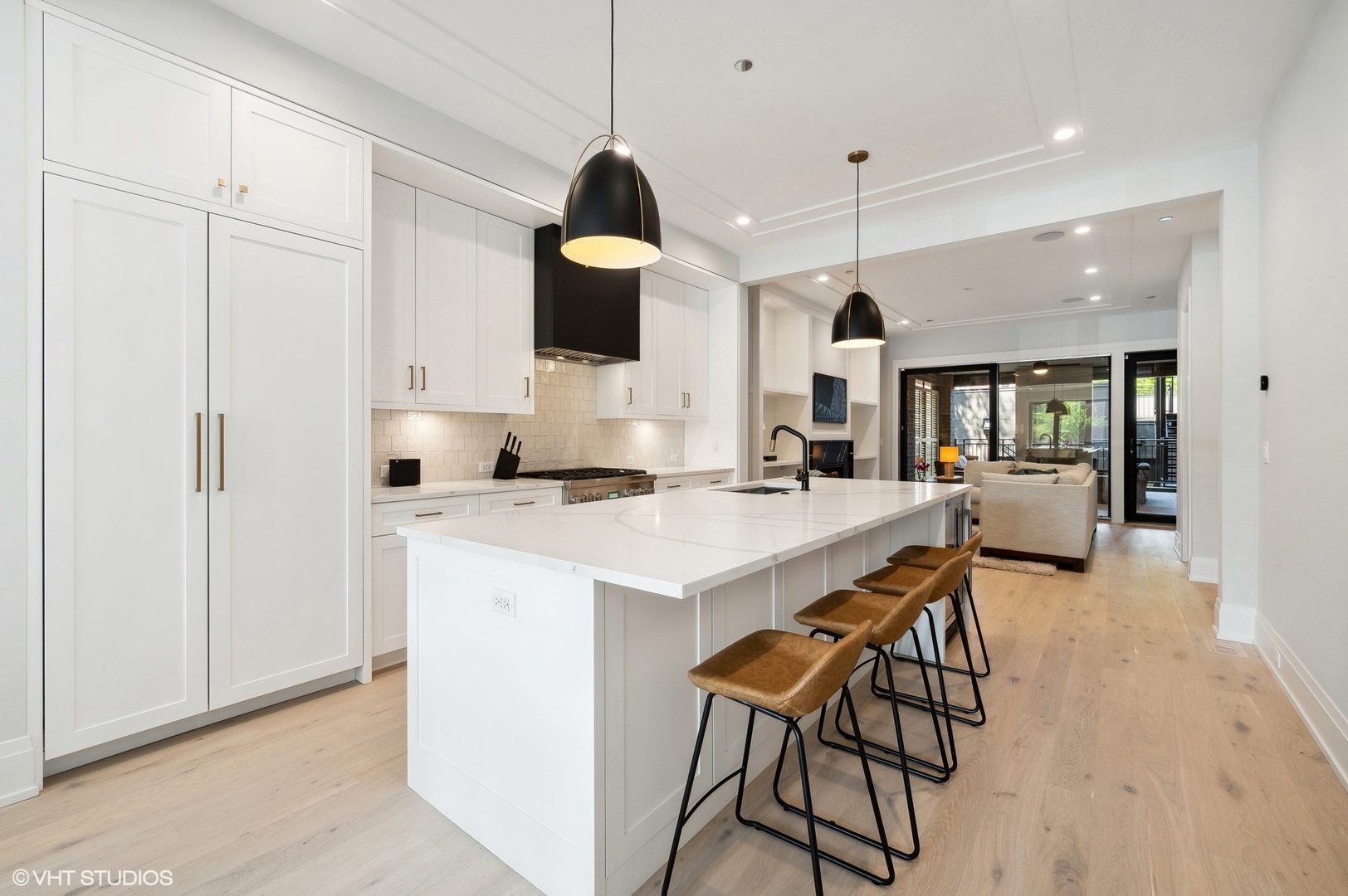 2236 N Kenmore Avenue 1S