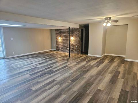 Tiny photo for 11799 E Webb Road, Mt Vernon, IL 62864 (MLS # EB460182)