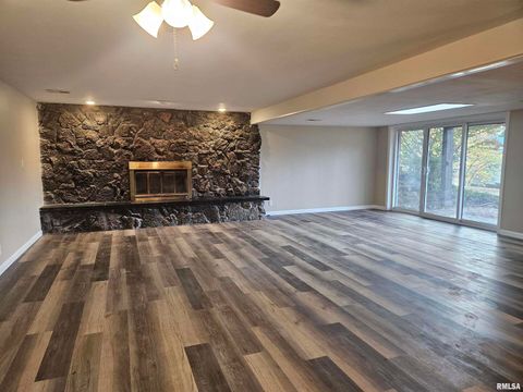 Tiny photo for 11799 E Webb Road, Mt Vernon, IL 62864 (MLS # EB460182)