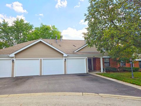 Tiny photo for 287 Pembridge Lane #B2, Schaumburg, IL 60193 (MLS # 12445650)