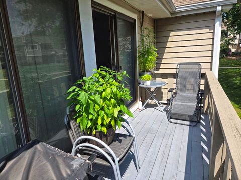 Tiny photo for 287 Pembridge Lane #B2, Schaumburg, IL 60193 (MLS # 12445650)