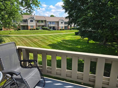 Tiny photo for 287 Pembridge Lane #B2, Schaumburg, IL 60193 (MLS # 12445650)