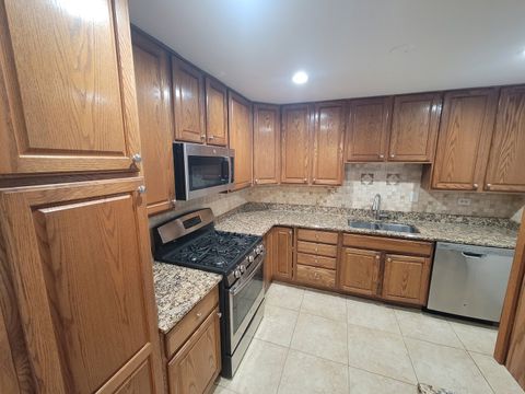 Tiny photo for 9588 Terrace Place #1F, Des Plaines, IL 60016 (MLS # 12587928)