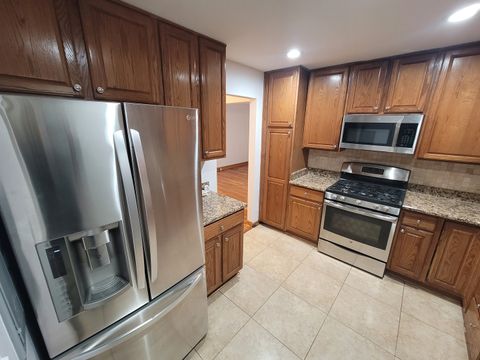 Tiny photo for 9588 Terrace Place #1F, Des Plaines, IL 60016 (MLS # 12587928)