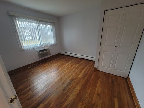 Tiny photo for 9588 Terrace Place #1F, Des Plaines, IL 60016 (MLS # 12587928)