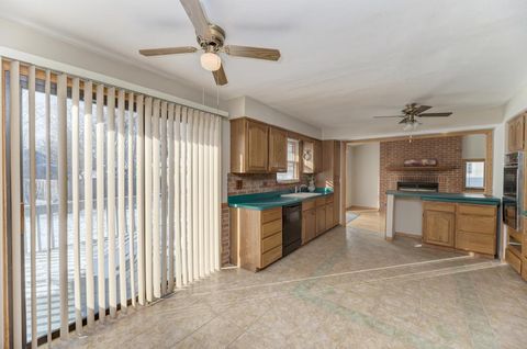 Tiny photo for 28W313 Batavia Road, Warrenville, IL 60555 (MLS # 12557967)