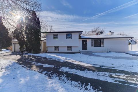 Tiny photo for 28W313 Batavia Road, Warrenville, IL 60555 (MLS # 12557967)