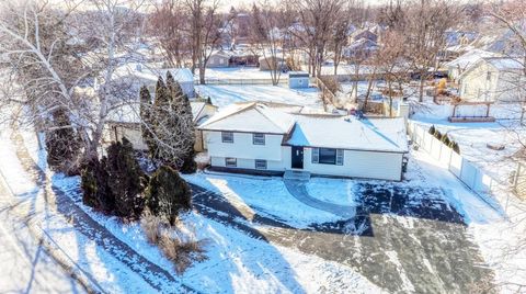 Tiny photo for 28W313 Batavia Road, Warrenville, IL 60555 (MLS # 12557967)