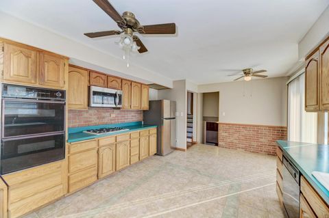 Tiny photo for 28W313 Batavia Road, Warrenville, IL 60555 (MLS # 12557967)