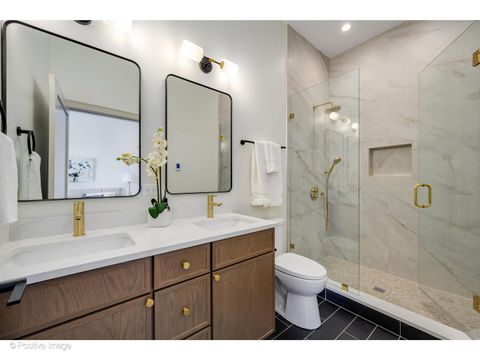 Tiny photo for 5340 N Lincoln Avenue #401, Chicago, IL 60625 (MLS # 12619498)