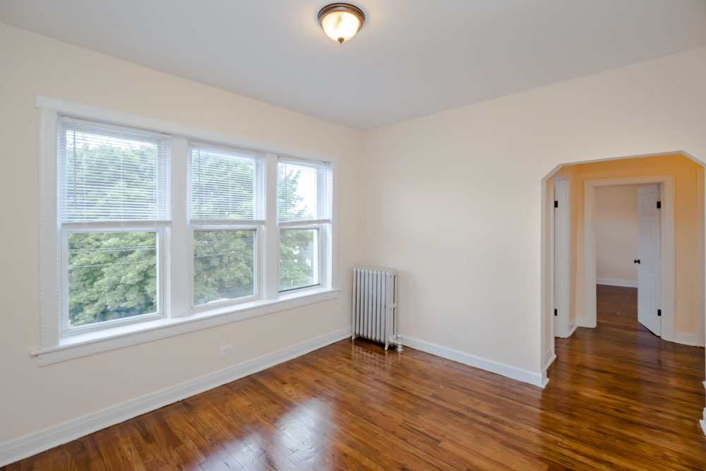 2244 N Monticello Avenue 1W