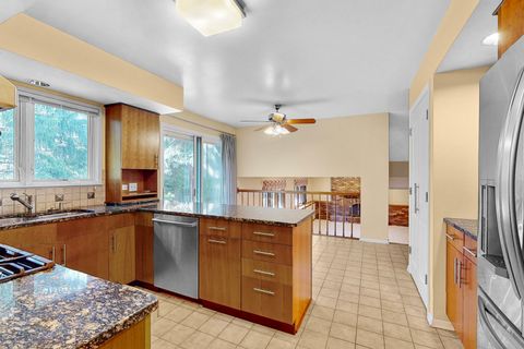 Tiny photo for 929 W Surrey Road, Addison, IL 60101 (MLS # 12472306)