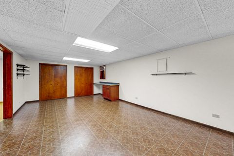 Tiny photo for 929 W Surrey Road, Addison, IL 60101 (MLS # 12472306)