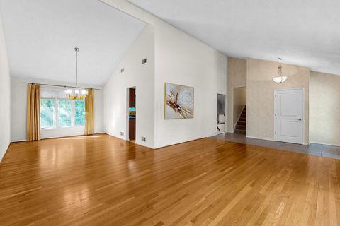 Tiny photo for 929 W Surrey Road, Addison, IL 60101 (MLS # 12472306)