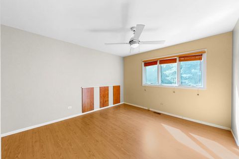 Tiny photo for 929 W Surrey Road, Addison, IL 60101 (MLS # 12472306)