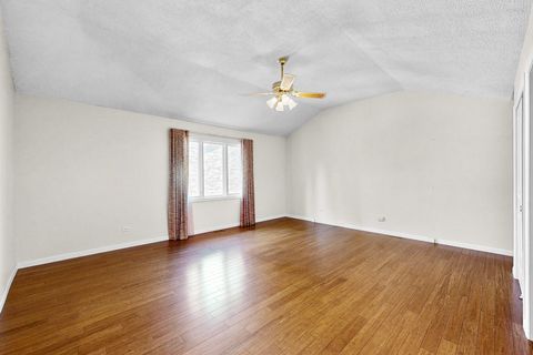 Tiny photo for 929 W Surrey Road, Addison, IL 60101 (MLS # 12472306)