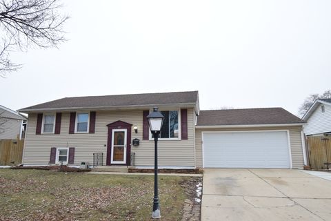 Photo of 407 Concord Drive, Streamwood, IL 60107 (MLS # 12543151)