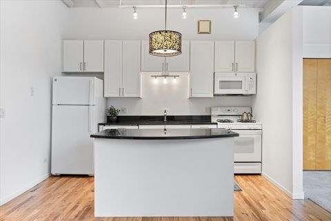 Tiny photo for 1307 S Wabash Avenue #507, Chicago, IL 60605 (MLS # 12637833)
