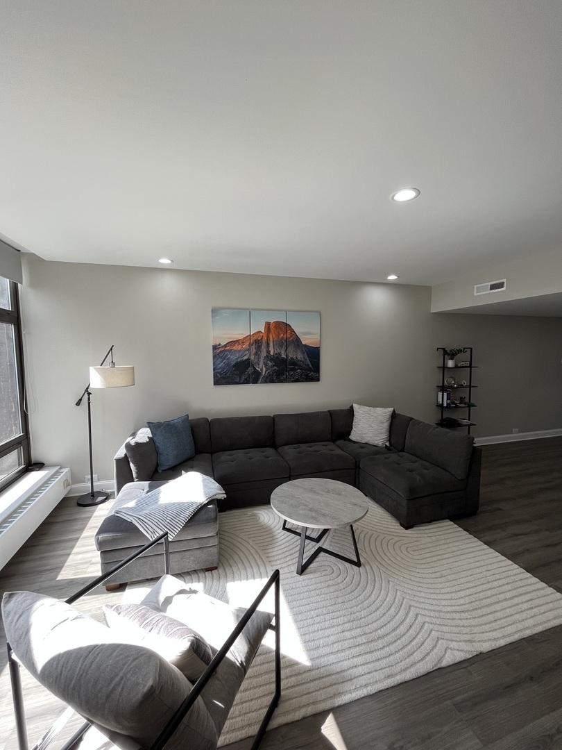 680 N Lake Shore Drive 817