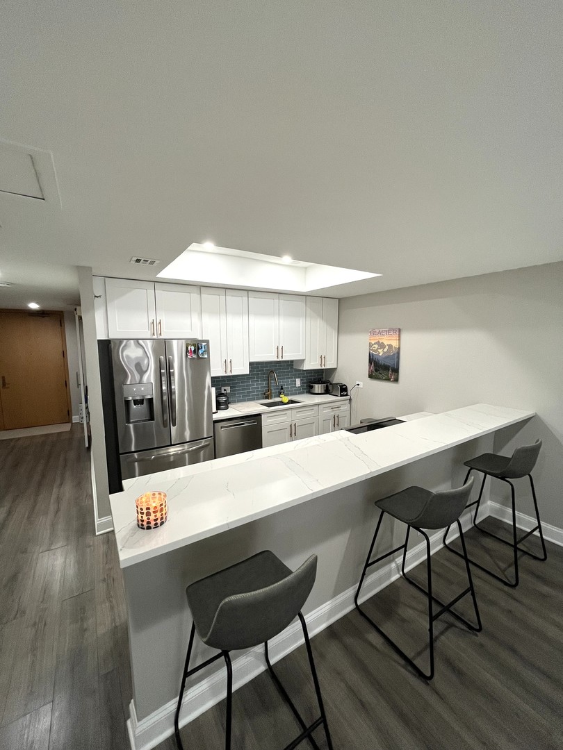 680 N Lake Shore Drive 817