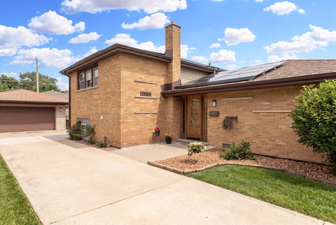 Tiny photo for 7624 173rd Place, Tinley Park, IL 60477 (MLS # 12761982)
