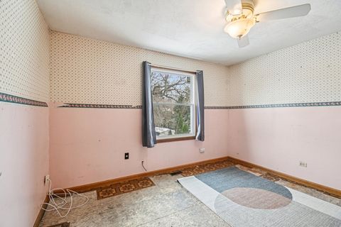Tiny photo for 1420 Greenridge Avenue, Algonquin, IL 60102 (MLS # 12533411)