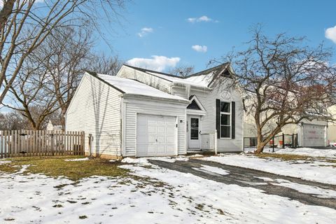 Tiny photo for 1420 Greenridge Avenue, Algonquin, IL 60102 (MLS # 12533411)
