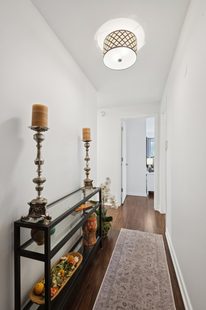 4106 N Narragansett Avenue 511