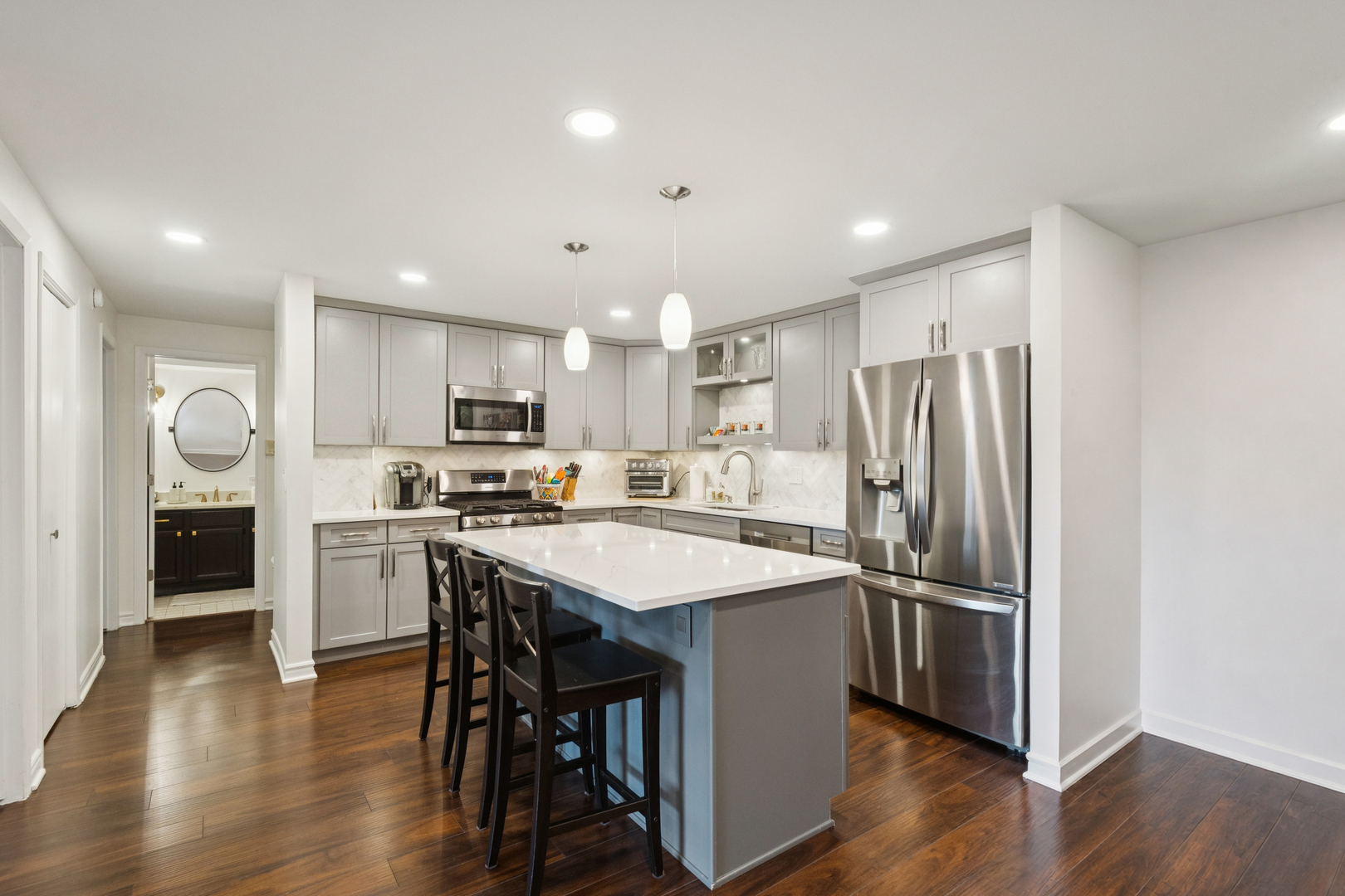4106 N Narragansett Avenue 511