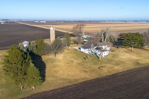 Tiny photo for 190 N 20th Road, Peru, IL 61354 (MLS # 12589402)