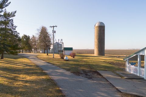 Tiny photo for 190 N 20th Road, Peru, IL 61354 (MLS # 12589402)