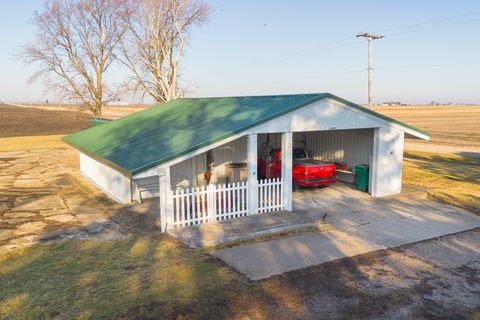 Tiny photo for 190 N 20th Road, Peru, IL 61354 (MLS # 12589402)