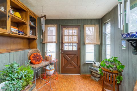 Tiny photo for 190 N 20th Road, Peru, IL 61354 (MLS # 12589402)