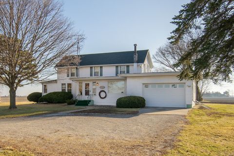 Photo of 190 N 20th Road, Peru, IL 61354 (MLS # 12589402)