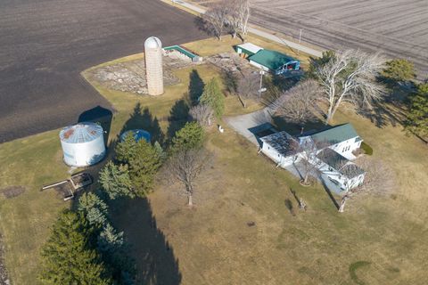 Tiny photo for 190 N 20th Road, Peru, IL 61354 (MLS # 12589402)